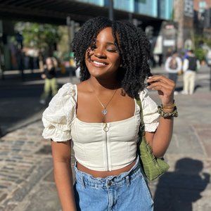 Meet your Posher, Vivian alana